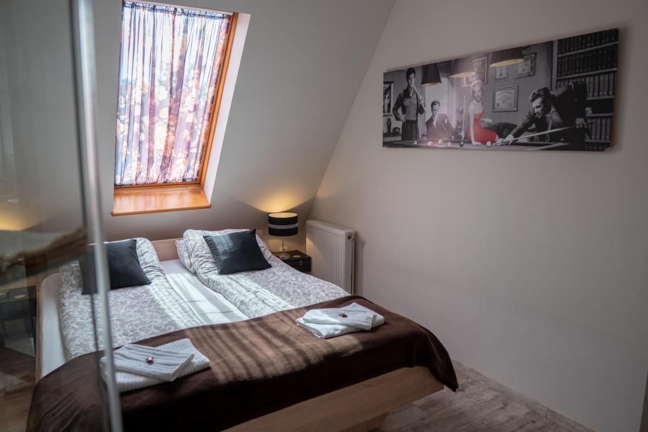 F57 - Franko Csaladi Panzio Bed & Breakfast บาลาตอนแลลเล ภายนอก รูปภาพ