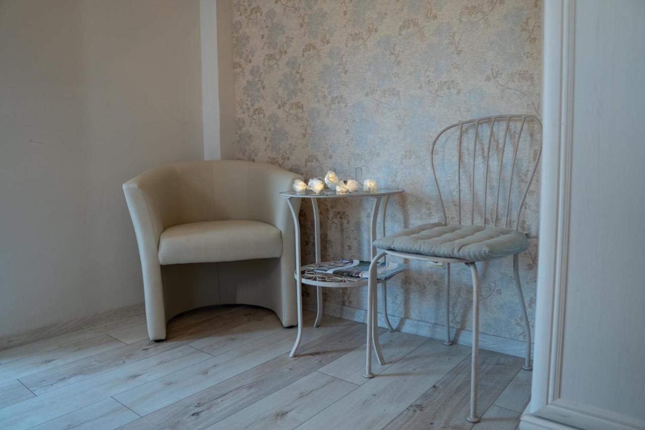 F57 - Franko Csaladi Panzio Bed & Breakfast บาลาตอนแลลเล ภายนอก รูปภาพ