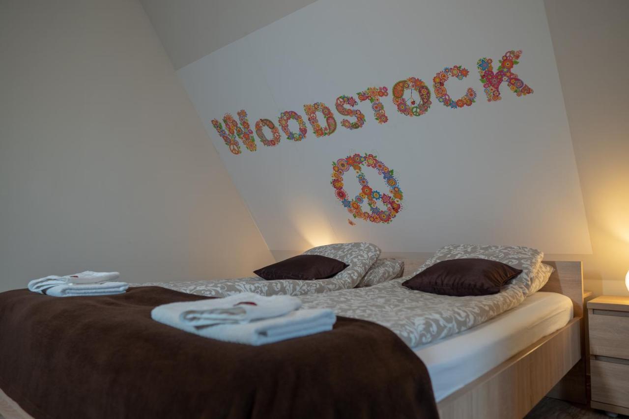 F57 - Franko Csaladi Panzio Bed & Breakfast บาลาตอนแลลเล ภายนอก รูปภาพ